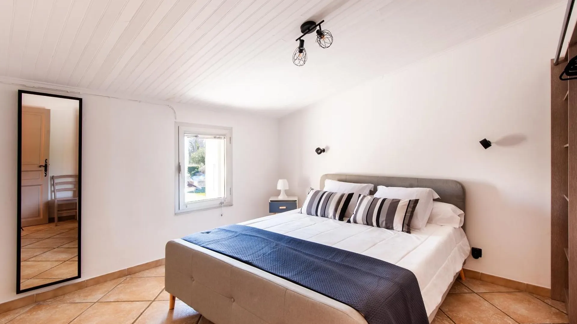 Feriehus Gite Cerise - Maison Climatisee Avec Piscine Istres Frankrig