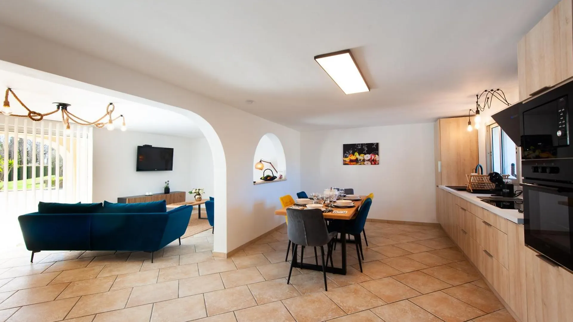 Gite Cerise - Maison Climatisee Avec Piscine Istres 0*,  Frankrig