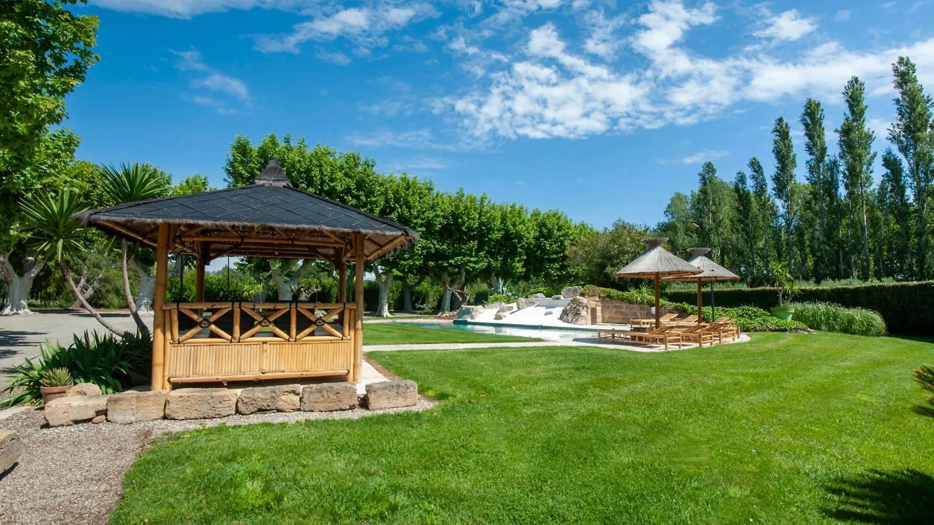 Holiday home Gite Cerise - Maison Climatisee Avec Piscine Istres