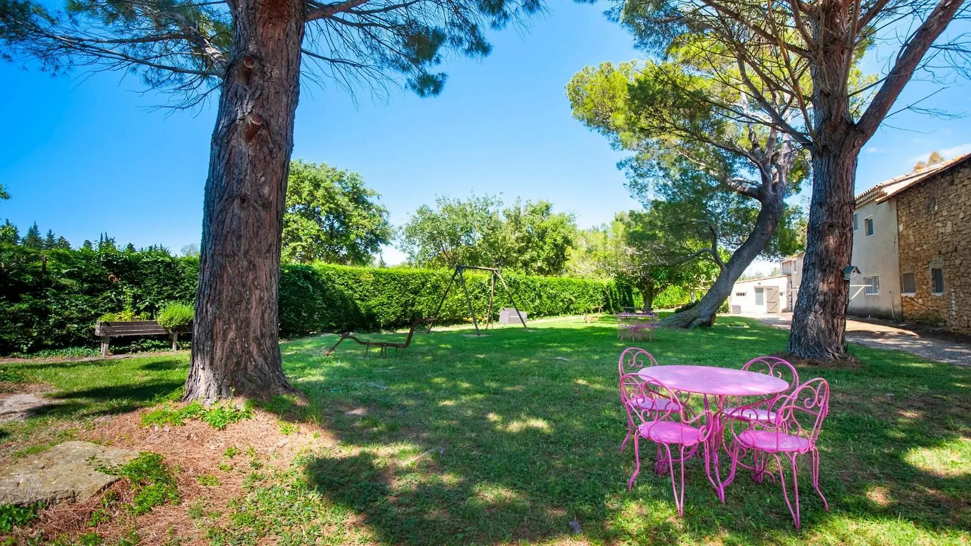 Gite Cerise - Maison Climatisee Avec Piscine Istres 0*,  France